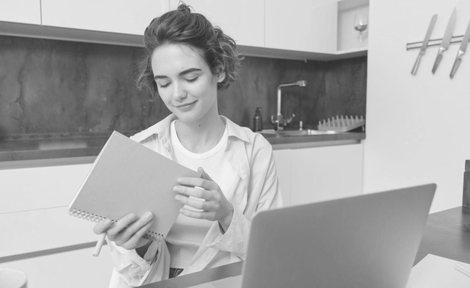 Analyse financière moderne avec documents et graphiques